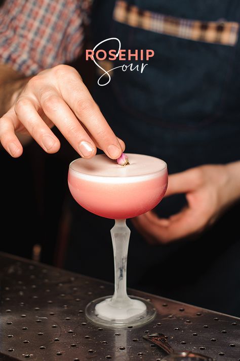 Try something new this weekend with a rosehip tea-infused pink gin cocktail Pink Gin Recipe, Valentines Cocktails Drink Recipes, Gin Sour Recipe, Pink Gin Cocktails, Absolut Citron, Sour Drink, Valentine Cocktails, Valentines Recipes Desserts, Rosehip Tea