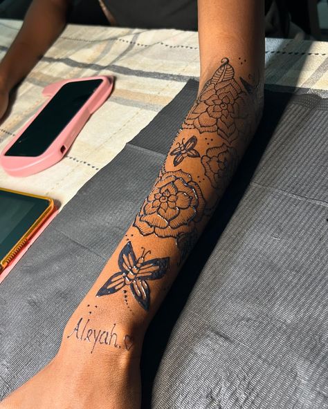 Floral + butterfly half sleeve 🦋 Book me for your henna 😍 . . . If viewing follow ➡️ || @thehennatrap to view more 💖 ALWAYS TAKING NEW CLIENTS 🎀 . . . #fyp #explorepage #henna #hennadesign #hennaart #hennadesigns #hennatattoo #hennalove #hennalove #polkhenna #tampahennaartist #tampahenna❤️‍🔥 #tampahennatattoo #polkhenna #thehennatrap Half Arm Henna Designs, Arm Henna Tattoo, Forearm Henna, Henna Designs Arm, Henna Butterfly, Arm Henna, Henna Flowers, Taking New Clients, Pretty Henna