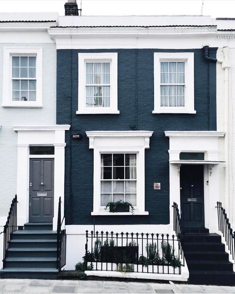 2,256 Likes, 76 Comments - The Adventures of Us (@the_adventuresofus) on Instagram: “Mornings in our beautiful home city 🇬🇧 WWW.THE-ADVENTURESOFUS.COM Photo by @the_adventuresofus 📷…” Terrace House Exterior, Painted Brick Exteriors, Townhouse Exterior, Painted Brick House, Townhouse Interior, Narrow Lot House, Apartment Exterior, Electric House, Black House Exterior