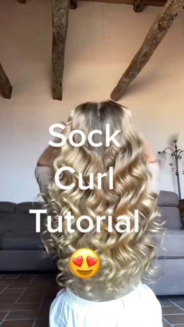 Quick Way To Curl Long Hair, Heatless Curls Dry Hair, How To Sock Curls, Socks To Curl Hair, Socks In Hair Curls, Sock Curl Tutorial, Curling Hair With A Sock, How To Do The Sock Curl Trend, Diy Sock Curls