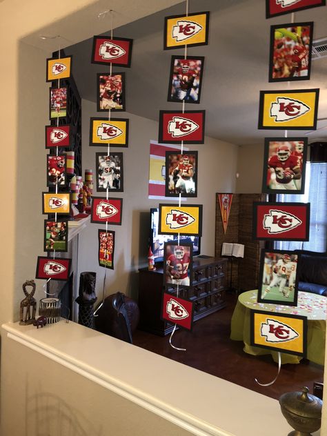 All my husbands favorite players past and present! Easy cheap photo wall! Double sided! Chiefs Birthday Party Ideas, Kansas City Chiefs Party Ideas, Kansas City Chiefs Food, Kc Chiefs Birthday Party, Kansas City Chiefs Birthday Party Ideas, Chiefs Birthday Party, Chiefs Party, Anniversary Party Themes, Superbowl Ideas