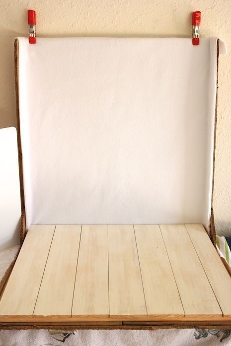 Mini Photo Studio Box Diy, Diy Cake Photo Backdrop, Diy Photo Set Up Backdrop Ideas, Diy Photo Box For Products, Backdrop For Product Photography, Cake Photo Backdrop, Diy Photo Backdrop For Food, Diy Small Photo Backdrop, Photo Backdrop Product