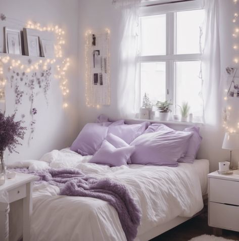 18 Aesthetic Dorm Room Color Schemes You Need To Recreate - Tiwala Lifestyle Lavender And White Room Ideas, Purple And White Dorm Room Ideas, Light Purple Dorm Room, Lilac Dorm Room, Purple Dorm Room Aesthetic, Lavender Dorm Room Ideas, Lilac Room Aesthetic, Lavender Dorm Room, Lilac Bedroom Aesthetic