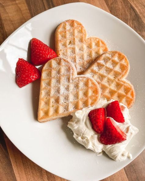 35+ Easy Valentines Breakfast Ideas for a Romantic Start to the Day | HubPages Heart Shaped Waffles, Cute Breakfast Ideas, Romantic Breakfast, Valentines Breakfast, Fancy Breakfast, Breakfast Platter, Birthday Breakfast, Valentines Day Food, Holiday Breakfast