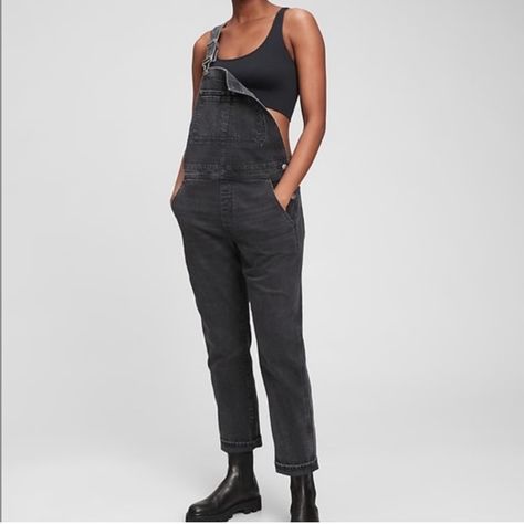 Nwt Gap Washed Black Straight Leg Overalls. Has Adjustable Straps And Pockets. Women’s Size Xxs, Measurements Shown In Photos. Slouchy Overalls, Straight Leg Overalls, Corduroy Overalls, Black Overalls, Velvet Trousers, Jeans American Eagle, Jean Overalls, Street Style Winter, Slip Skirt