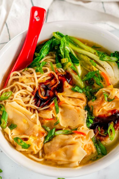 Quick 20 Minute Wonton Soup - This Chinese cuisine inspired wonton soup is so easy and quick, you'll never need order the take out version again! Dress it up with your favorite ramen noodles and leafy greens for extra yums. From aberdeenskitchen.com #quick #20minute #wonton #soup #chinesecuisine #recipe #dinner #noodles Wonton Noodle Soup, Dinner Noodles, Wonton Soup Recipe, Wonton Noodles, Won Ton, Dumplings For Soup, Ramen Soup, Recipe Dinner, Asian Soup