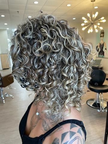 Grey Blending Highlights Curly Hair, Ashy Blonde Curly Hair, Curly Ash Blonde Hair, Spiral Curly Hair, Curly Silver Hair, Blonde Highlights Curly Hair, Ashy Blonde Hair, Short Brunette Hair, Curly Blonde Hair