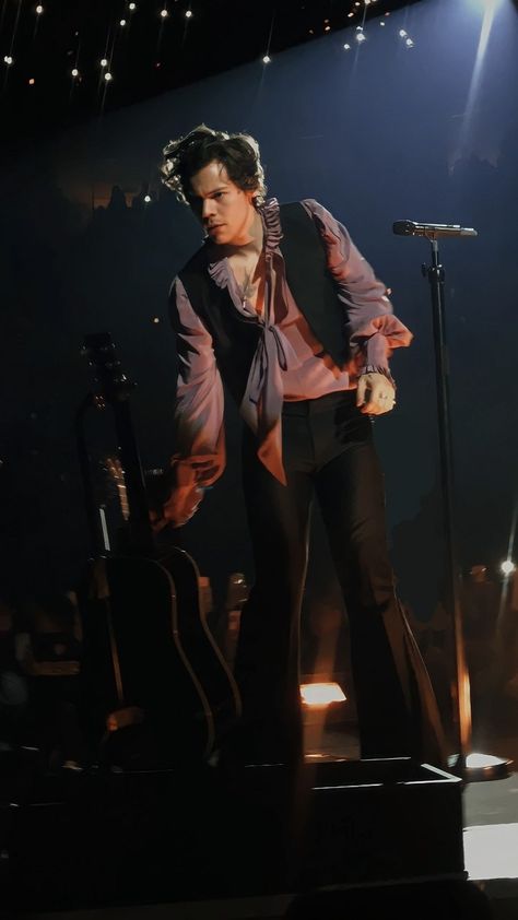 Harry Live On Tour Outfits, Live On Tour Harry Styles Outfits, Harry Styles Live On Tour Outfits, Live On Tour Outfits, Live On Tour Harry Styles, Live On Tour Harry, Harry Styles Outfit, Live On Tour, Harry Styles Live On Tour