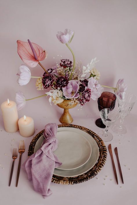 Purple Fall Tablescape, Purple Thanksgiving Tablescape, Purple Wedding Tablescape, Mauve Tablescape, Lilac Tablescape, Lilac Table Setting, Purple Table Decor, Wedding Inspiration Purple, Modern Purple Wedding