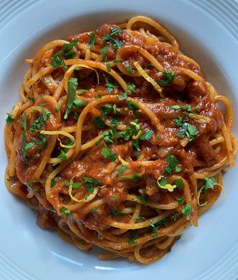 Anchovy Pasta, Anchovy Sauce, Spaghetti Sauce Recipe, Love Or Hate, Dinner This Week, Tomato Pasta, Spaghetti Recipes, Pasta Dish, Spaghetti Sauce