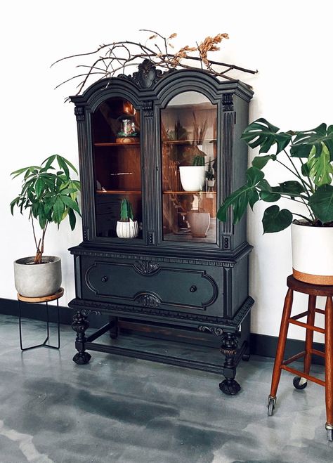 Gothic Display Cabinet, Referb Furniture, Repurposed China Cabinet, Black China Cabinet, China Cabinet Decor, Modern China Cabinet, Black Dining Room Table, Repurposed China, Things Painting