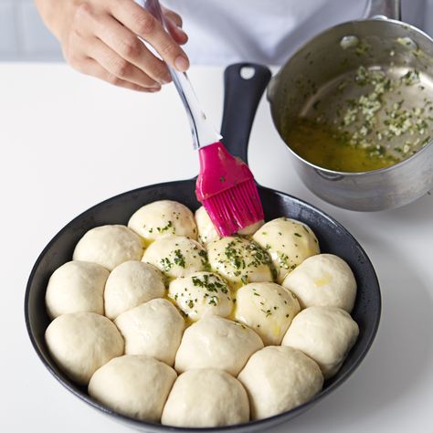 Cheesy garlic dough balls step 8 Pizza Dough To Freeze, Salt Dough Recipes, Garlic Dough Balls, Freeze Pizza, Garlic Balls, Pizza Dough Recipes, Freeze Pizza Dough, Pizza Ball, Pizza Easy