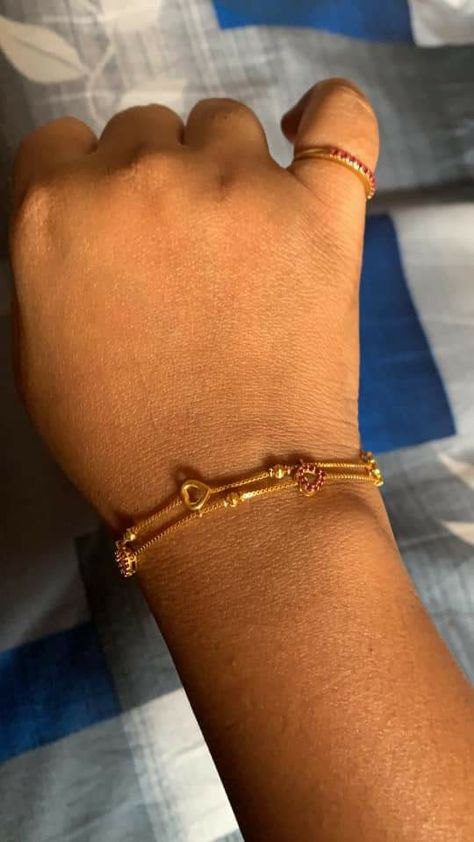 Simple Gold Bracelet For Daily Use, Latest Gold Bracelets For Girls, Chain Bracelets Gold Simple For Women, Women Bracelets Gold Indian, Ladies Bracelets Gold Indian, Everyday Gold Bracelet, Antique Gold Bracelet, Jewelry Necklace Simple, Gold Bracelet Simple