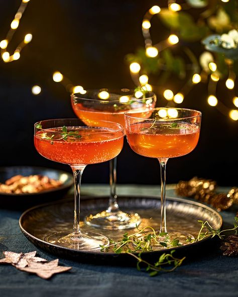 Christmas Campari fizz | delicious. magazine Fruity Summer Drinks, New Years Eve Menu, Sparkling Wine Cocktails, Dinner Party Menu, Delicious Magazine, Hearty Dinner, Party Menu, Christmas Cocktails, Christmas Cocktails Recipes