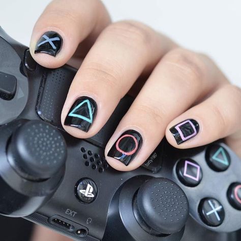 Gamer Nails, Game Ps4, Girl Gamer, Gamer Girls, Mens Nails, Ps4 Console, Geek Decor, Beauty Games, Cute Nail Art