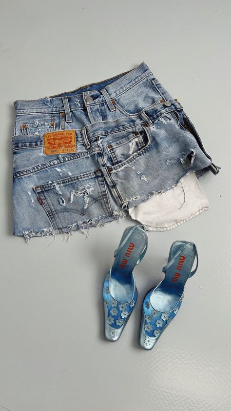 Jean Vintage Upcycled Jean Shorts, Custom Jeans Aesthetic, Vintage Denim Aesthetic, Custom Jean Skirt, Reworked Skirt, Denim Diy Clothes, Cute Highschool Outfits, Reworked Clothing, Skirt Aesthetic