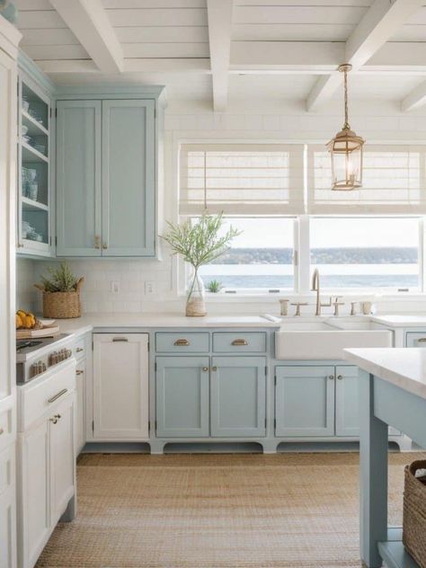 Lago Kitchen, Beach House Interior Kitchen, Coastal Kitchen Island, Kitchen Ideas Coastal, Beach Kitchen Ideas, White Coastal Kitchen, Hunter Decor, Kitchen Opening, Coastal Kitchen Ideas