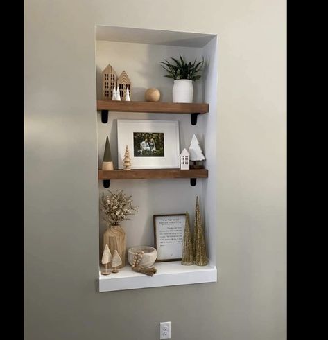 Small Wall Cutout Ideas, Recessed Wall Niche Ideas Bathroom, Wall Cutout Decor Nooks, Small Wall Niche Ideas, Wall Insert Ideas, Wall Recess Ideas, Niche Design Wall Living, Wall Cutout Ideas, Recessed Wall Niche Decor