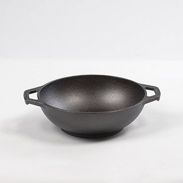 Lodge Cast Iron Mini Wok Cast Iron Kettle, Cast Iron Wok, Foods With Iron, Lodge Cast Iron, Welcome To My House, Keep Food Warm, Iron Skillets, Cast Iron Cooking, Cooking Gadgets