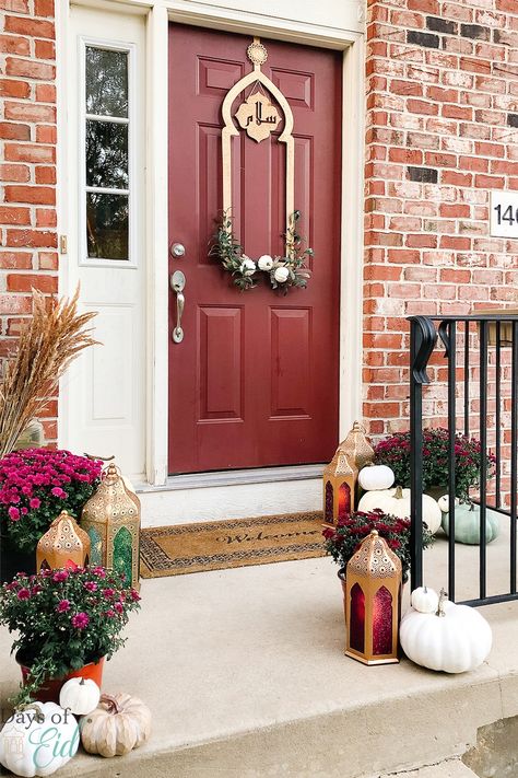 Use lanterns, and neutral pumpkins with your Door decor to decorate your front porch for fall. #diy #frontporch #fall Eid Outfits Hijab, Eid Celebration Ideas, Eid Outfits For Teens, Eid Ul Fitr Decorations, Eid Cupcakes, Eid Abaya, Celebration Photography, Eid Celebrations, Floor Lanterns