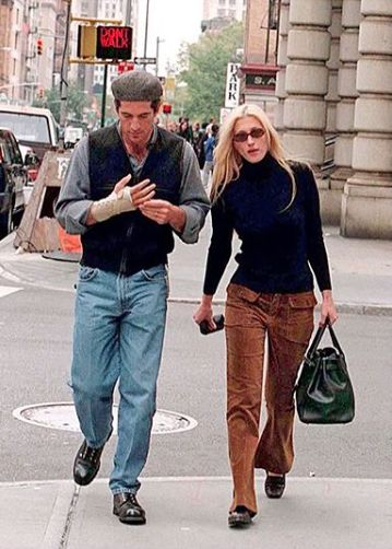 Photo Five Jeans, Carolyn Bessette, Elegante Y Chic, Jfk Jr, Priscilla Presley, Mode Inspiration, Audrey Hepburn, Gossip Girl, Style Icon