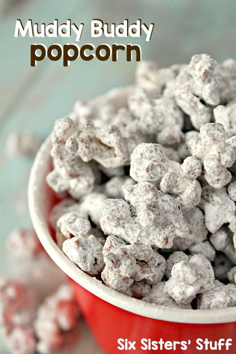 Oreo Popcorn, Gourmet Popcorn Recipes, Holiday Finger Foods, Popcorn Recipes Easy, Marshmallow Popcorn, Muddy Buddy, Popcorn Recipes Caramel, Sweet Popcorn, Best Popcorn