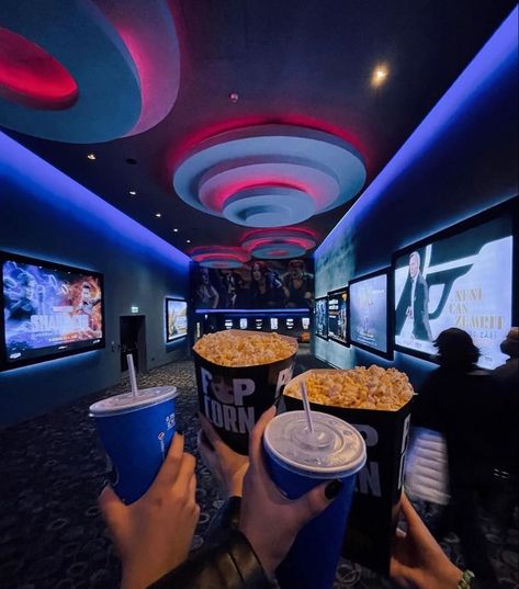 Summer Movie Night Aesthetic, Movie Theater With Friends Aesthetic, Movie Theater Date Aesthetic, Friend Night Aesthetic, Cinema Night At Home, Theatre Date Aesthetic, Xoxo Axie Oh Aesthetic, Going To The Movies Aesthetic, Aesthetic Movie Theater Pictures