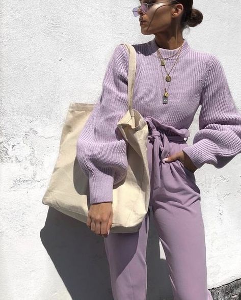 This colour though !! #lilac #purple #pastel #pretty Monochromatic Outfit, Bohemian Mode, Pastel Outfit, Purple Outfits, Elegantes Outfit, Trend Fashion, 가을 패션, Mode Vintage, Mode Inspiration