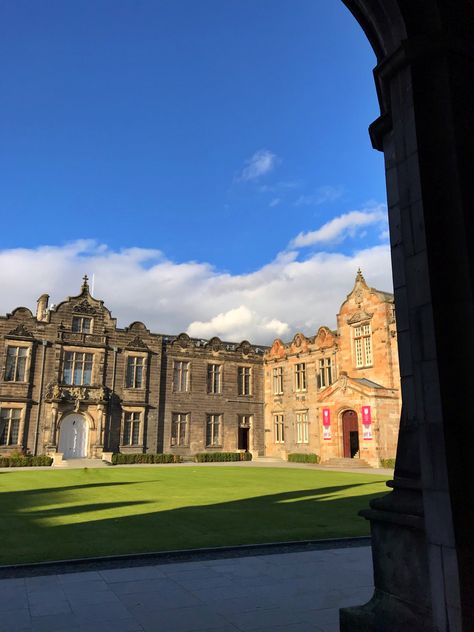 #standrews #university #scotland #travel #adventure #blueskies #sun Saint Andrews Scotland, St Andrews University Scotland, Scotland Study Abroad, Friends Mood, Uni Aesthetic, St Andrews University, Manifest Board, St Andrews Scotland, Saint Andrews