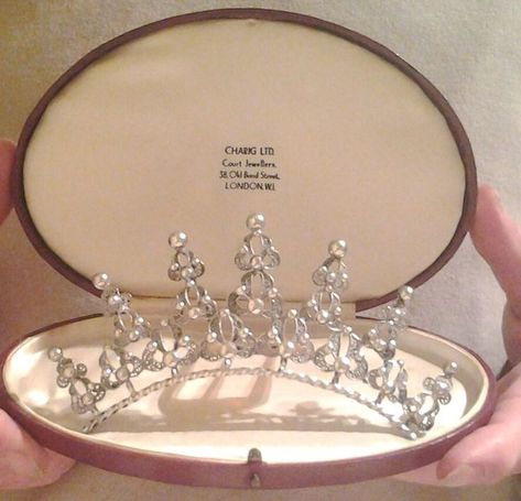 a petite silver and pearl festoon tiara by Charig of Old Bond Street Victorian Tiara, Festoon Tiara, Edwardian Hairstyles, Pearl Tiara, Crown Vintage, Headpiece Jewelry, Diamond Tiara, Royal Jewels, Filigree Design