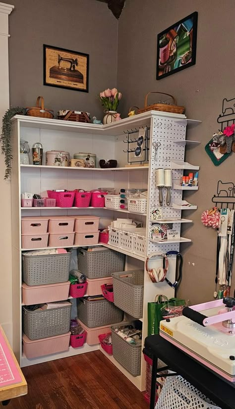 Craft Room And Bedroom Combo, Walk In Closet Craft Room, Small Art Studio Storage, Tiny Craft Room Ideas Small Spaces, Sewing Storage Ideas Small Spaces, Crafting Areas Small Spaces, Small Craft Area Ideas, Diy Craft Storage Ideas Small Spaces, Small Space Craft Storage