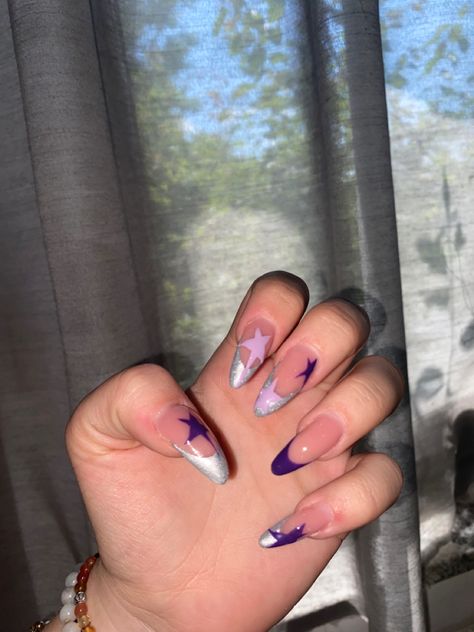 Olivia Rodrigo Nails Ideas Guts, Olivia Rodrigo Nails, Makeup Carnaval, Purple And Silver Nails, Stars Nails, Dark Purple Nails, Concert Nails, Star Nail Designs, Purple Stars