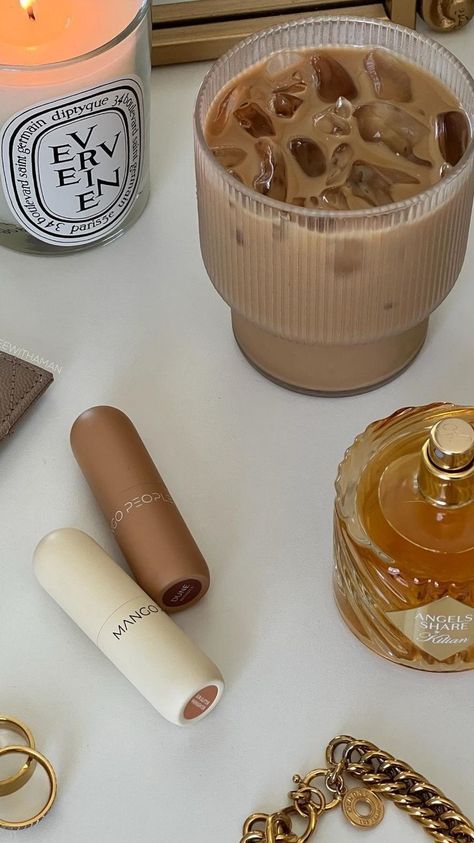 Beige Skincare Aesthetic, Brown Wonyoungism, Coffee And Makeup, Zen Home Decor, Cream Aesthetic, Branding Mood Board, Brown Eyeshadow, Coffee Photography, Pretty Skin