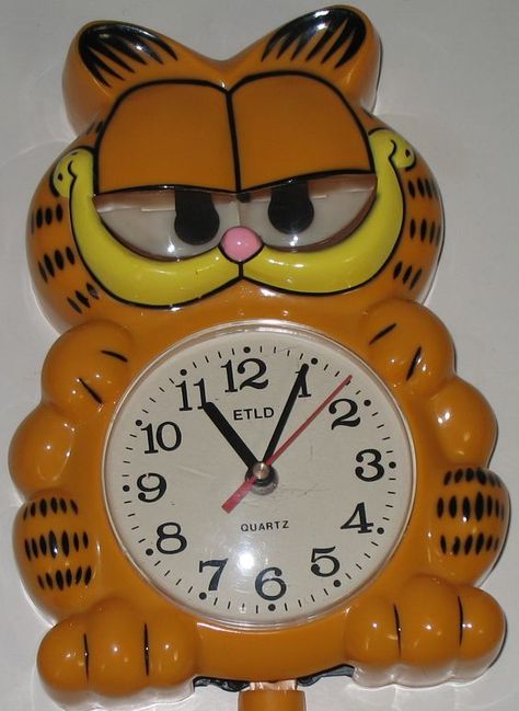 Garfield 1980s, Garfield Clock, Garfield Items, Garfield Images, Garfield The Cat, Vintage Garfield, Garfield And Odie, Cat Clock, Cobble Hill