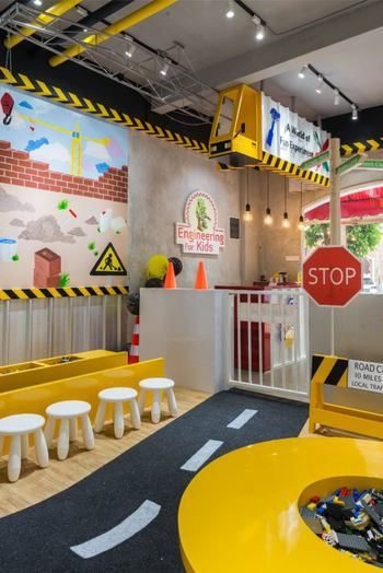 Engineering For Kids, Indoor Playground Design, Kids Salon, Indoor Playroom, Daycare Decor, Daycare Design, Kids Cafe, Kids Indoor Playground, Kindergarten Design