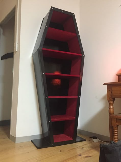 Wood and velvet coffin shaped boolshelf made by my boyfriends for me Coffin Bookshelf, Creepy Home Decor, Coffin Shelf, Gothic Decor Bedroom, Gothic Room, Gothic Bedroom, Gothic Furniture, Dark Home Decor, Goth Home Decor