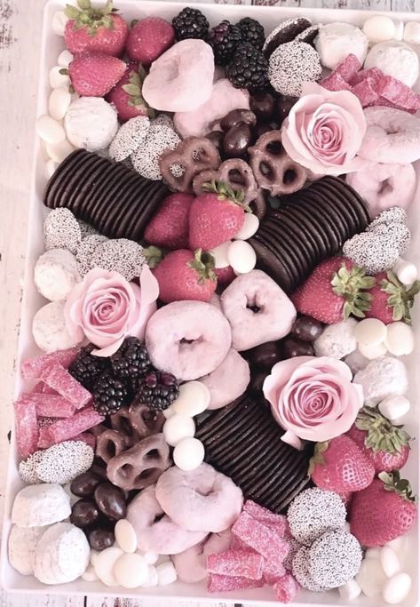 Desert Boards, Bunco Desserts, Pink Party Foods, Charcuterie Box, Charcuterie Party, Valentines Brunch, Dessert Platter, Galentines Party, Charcuterie Inspiration