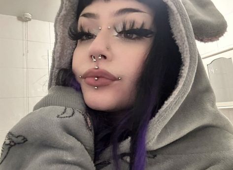 Facial Piercing Set Up, Face Full Of Piercings, Frowny Piercing, Emo Baddie Makeup, Piercings Face, Metal Baby, Vampire Bride, Alt Makeup, Face Piercings