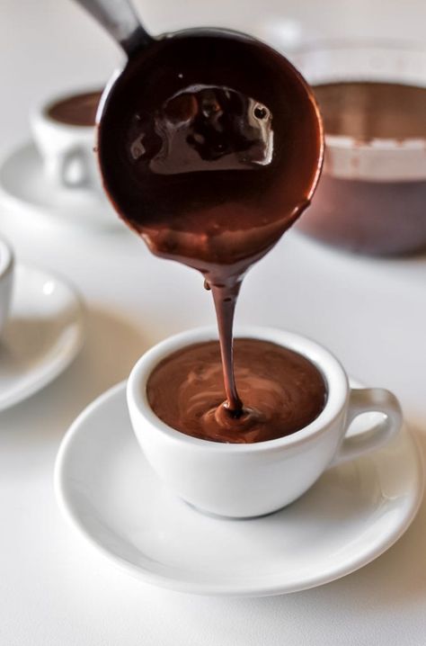 Sanguinaccio aka Neapolitan Chocolate Sauce (Ready in 10 minutes) - Food Recipes HQ Drink Presentation, Chocolate Quotes, Presentation Ideas, Instagram Coffee, Chocolate Delight, Chocolate Design, I Love Chocolate, Chocolate Cinnamon, Chocolate Shop