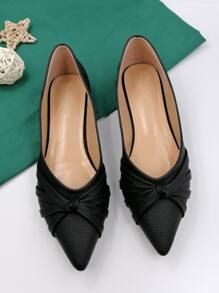 Knot Detail Point Toe Flats | SHEIN USA Elegant Shoes Flat, Bridal Ballet Flats, Formal Flats, Black School Shoes, Fancy Heels, Kawaii Shoes, Black Flats Shoes, Girls Flats, Women's Shoes Accessories