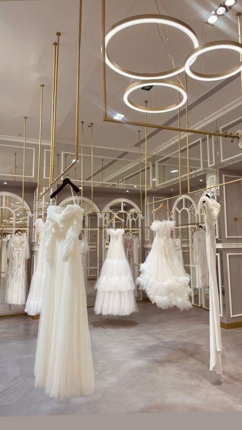 Bridal Stores Interior, Wedding Dress Salon Interior, Wedding Atelier Interior, Bridal Botique Interiors, Wedding Dress Boutique Interior, Dress Boutique Interior Design, Bridal Boutique Interior Design, Feminine Furniture, Bridal Shop Interior