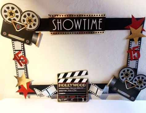 Movie Themed Decor, Class Party Themes, Uređenje Učionice, Deco Theme Cinema, Hollywood Classroom Theme, Hollywood Red Carpet Theme, Movie Themed Rooms, Hollywood Decorations, Cinema Ideas