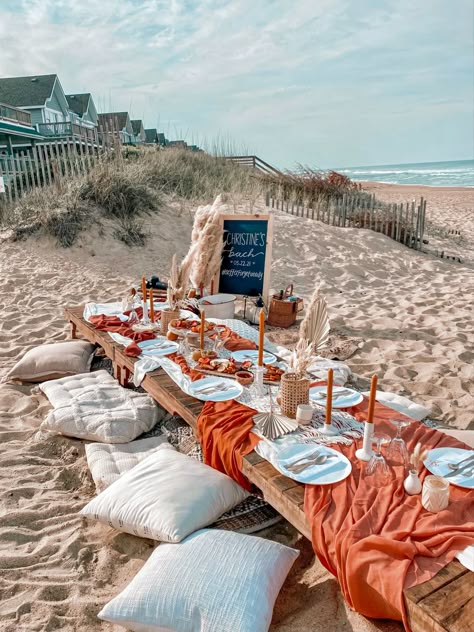 Salt + Skye Picnic Co. Outer Banks, NC Instagram: @saltandskye.co #picnic #bachelorette #boho Bachelorette Beach Party Ideas, Bachelorette Party Beach Theme, Bridal Picnic, Beach Picnic Party, Boho Bachelorette Party, Bachelorette Brunch, Boho Bachelorette, Bachelorette Planning, Beach Dinner