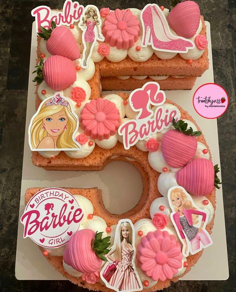 Barbie Cookie Cake, Barbie Number Cake, Barbie Decorations Birthday Party Ideas, Number 5 Cake, Barbie Cookies, Barbie Cupcakes, Barbie Bday, Barbie Decorations, Double Birthday Parties