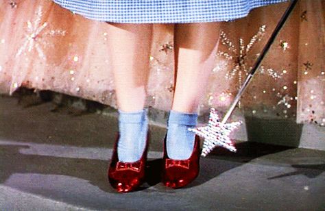 Disney World Halloween, Wizard Of Oz 1939, Ruby Red Slippers, The Wonderful Wizard Of Oz, Ruby Slippers, Surprising Facts, Pin Up Style, Wizard Of Oz, Red Shoes