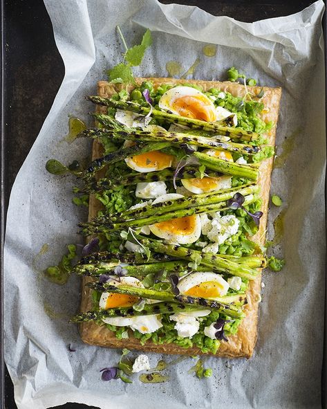 Feta Tart, Asparagus Tart, Vegetable Tart, Peter Som, Cheese Burger, Savory Tart, Tart Recipe, Vegan Appetizers, Tart Recipes