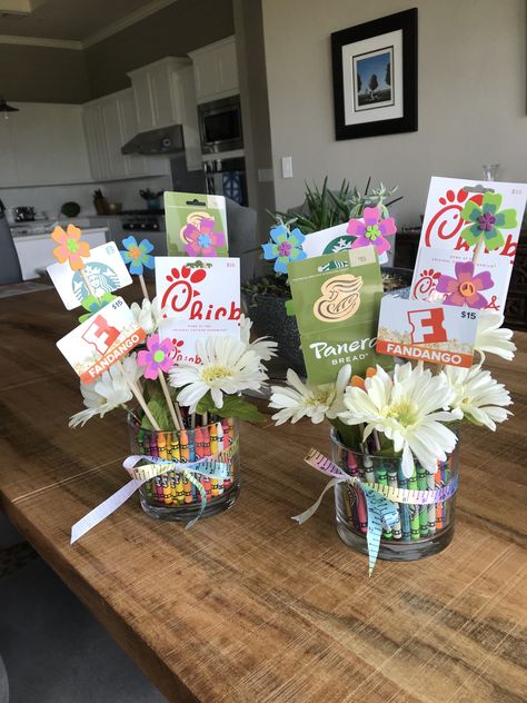 Gift Card Bouquet Bouquet Of Gift Cards, Gift Card Bouquet Birthday, Gift Card Bouquet For Men, Gift Card Basket Ideas, Gift Card Wreath, Gift Card Gifts, Pto Mom, Ulta Gift Card, Cake Gift Basket