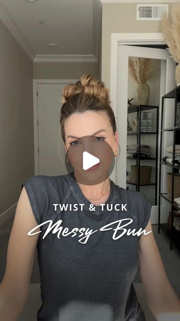 A High Ponytail, High Bun Hair, High Bun Hairstyles, Top Knot Hairstyles, Twist Bun, Hair Twist, Hair Bun Tutorial, Split Hair, High Bun