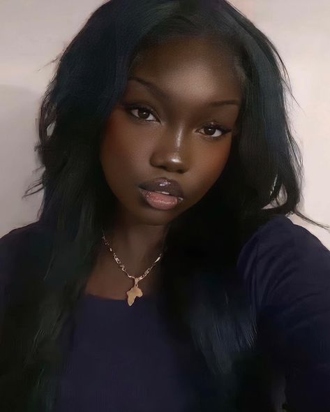 Dark Skinned Black Women, Tattoos On Black Women, Pretty Dark Skin, Makeup For Black Skin, Brown Skin Makeup, Brown Hairstyles, Dark Skin Beauty, Cute Makeup Looks, Dark Skin Women