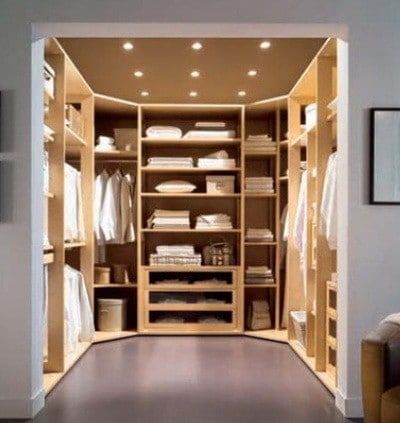 Built In Wardrobe Designs, Small Bedroom Wardrobe, Small Dressing Rooms, Bedroom With Walk In Closet, Bedroom Built In Wardrobe, Dressing Design, Walking Closet, Dream Master, Walk In Closet Design